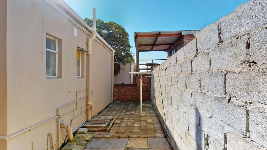 6 Bedroom Property for Sale in North End Eastern Cape